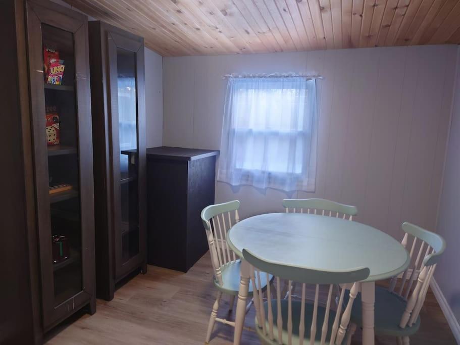 Red Island Cozy Casa Villa Summerside Exterior photo